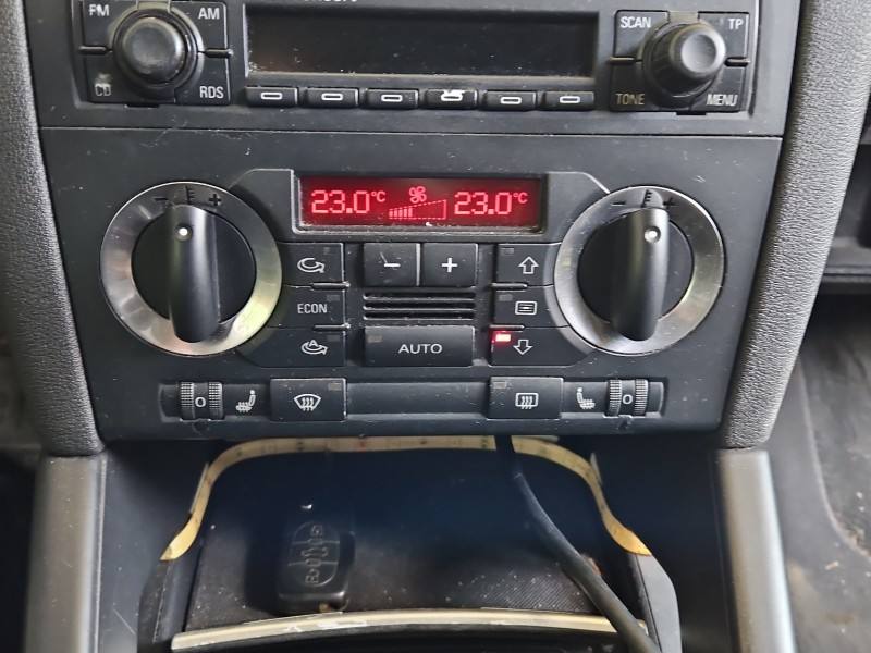 Блок керування пічкою клімат Audi A3 8P 8P0820043E