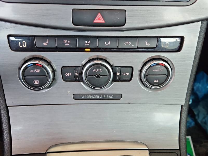 Блок керування пічкою клімат Volkswagen Passat B7 3AA907044BB