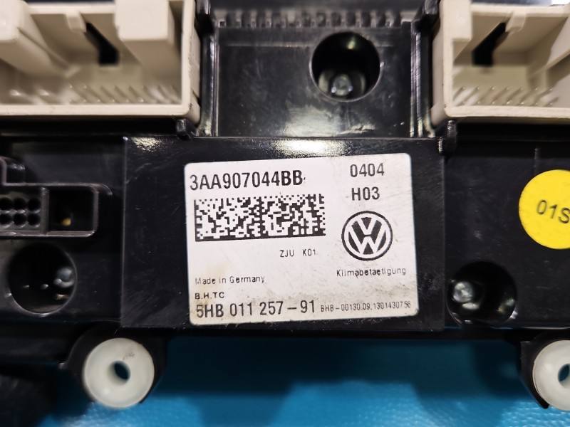 Блок керування пічкою клімат Volkswagen Passat B7 3AA907044BB — фото деталі 5