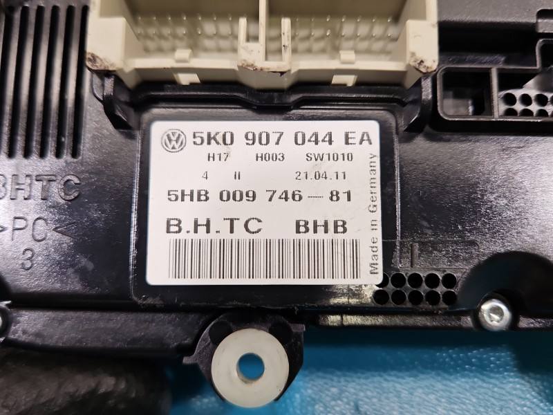 Блок керування пічкою клімат Volkswagen Golf 6 5K0907044EA — фото деталі 5