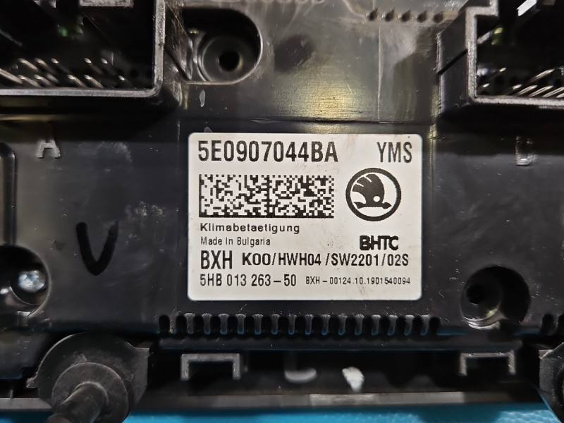 Блок керування пічкою клімат Skoda Octavia 3 5E0907044BA — фото деталі 5