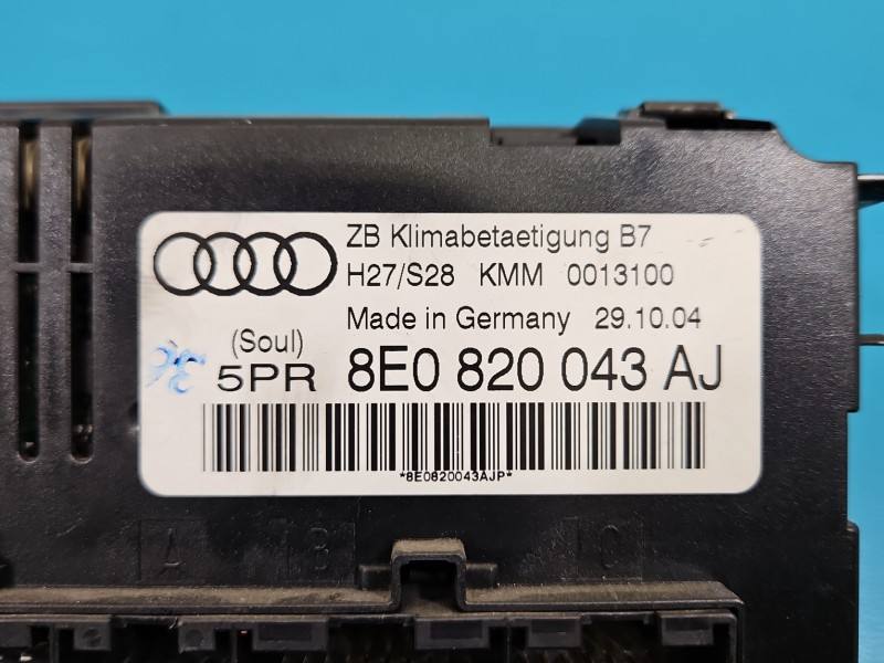 Блок керування пічкою клімат Audi A4 B7 8E0820043AJ — фото деталі 6