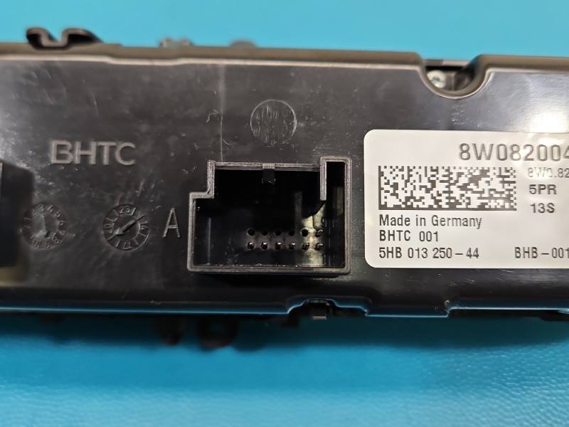 Блок керування пічкою клімат Audi A4 B9 8W0820043AL — фото деталі 6