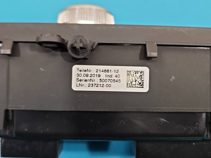 Блок керування пічкою клімат Audi A4 B9 8W0820043AL — фото деталі 10