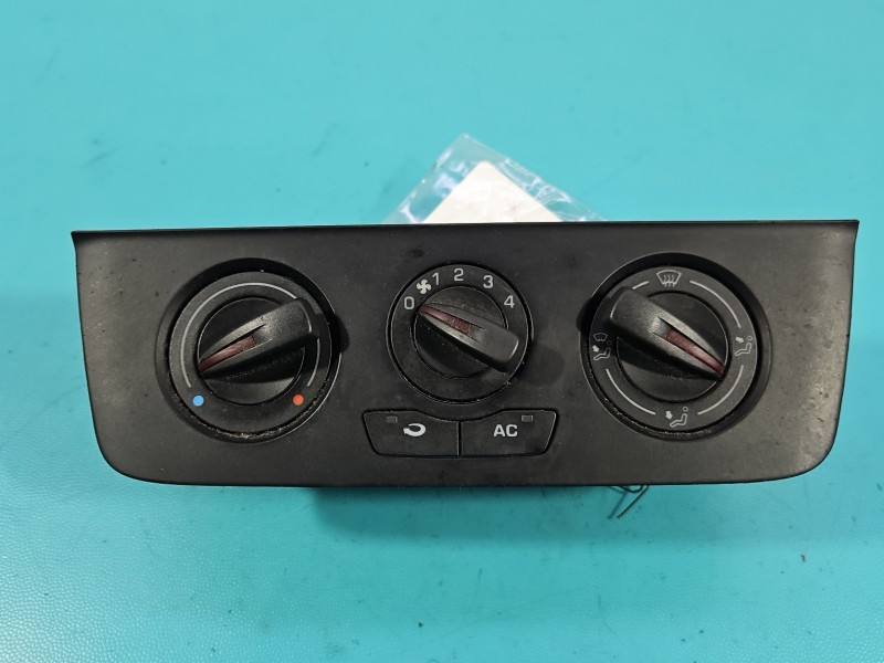 Блок керування пічкою клімат Seat Ibiza 6J0820045A