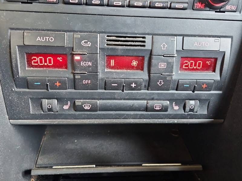 Блок керування пічкою клімат Audi A4 B7 8E0820043AK