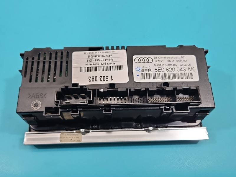 Блок керування пічкою клімат Audi A4 B7 8E0820043AK — фото деталі 4