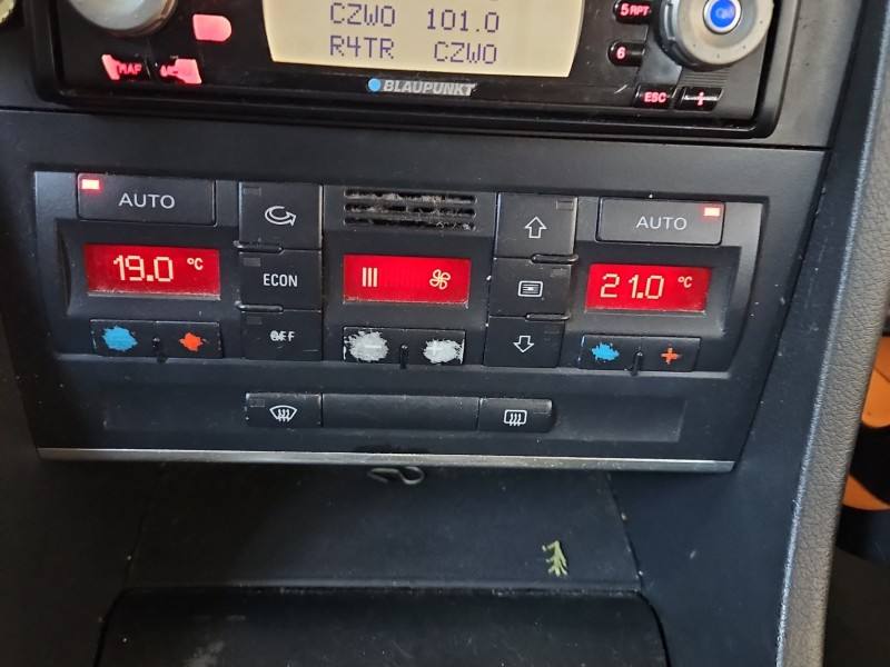 Блок керування пічкою клімат Audi A4 B7 8E0820043AJ