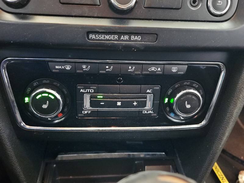 Блок керування пічкою клімат Skoda Superb 2 3T0907044BL