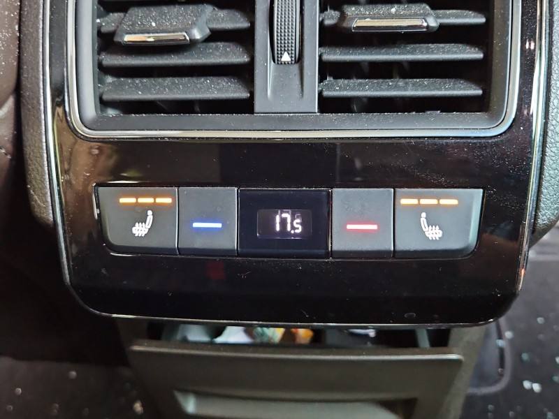 Блок керування пічкою клімат Skoda Superb 3 3V0907049E