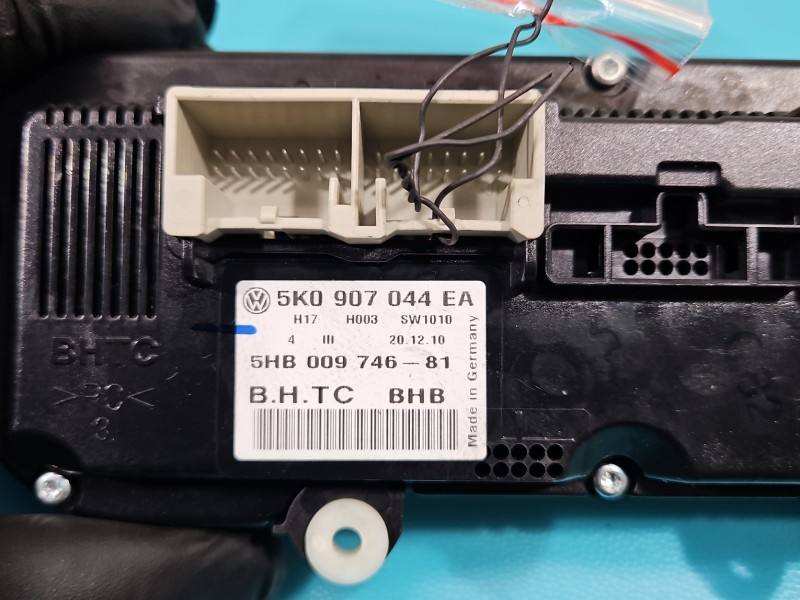 Блок керування пічкою клімат Volkswagen Passat CC 5K0907044EA — фото деталі 4
