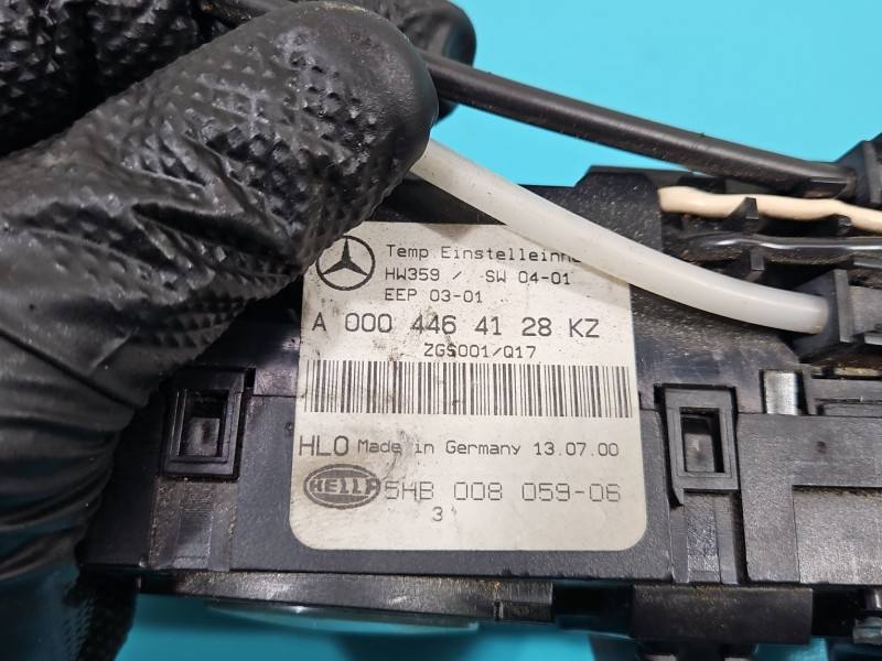 Блок керування пічкою клімат Mercedes Vito A0004464128KZ — фото деталі 4