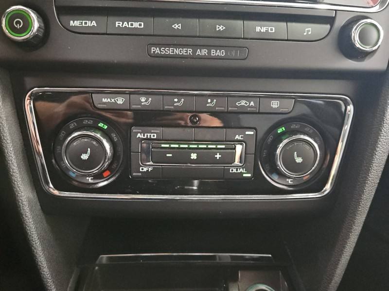 Блок керування пічкою клімат Skoda Superb 2 3T0907044BL