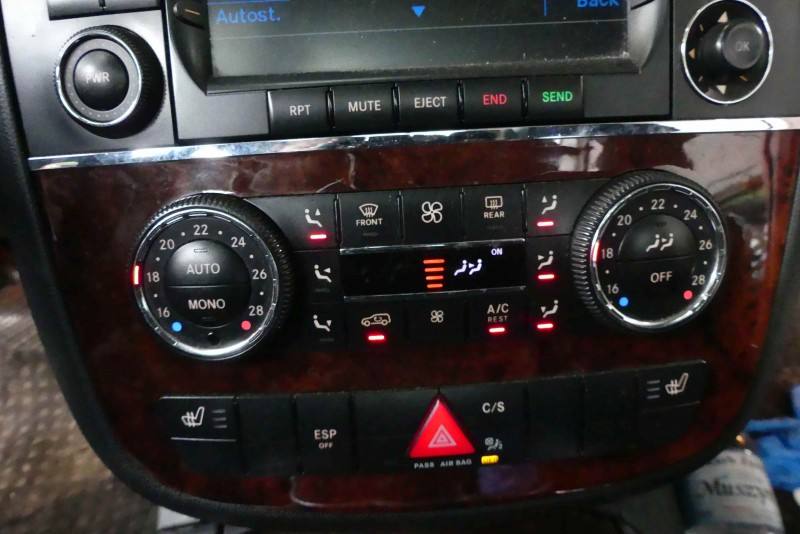 Блок керування пічкою клімат Mercedes R W251 A2518203989 — фото деталі 7