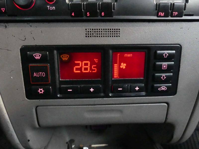 Блок керування пічкою клімат Audi A3 8L 8L0820043B — фото деталі 7