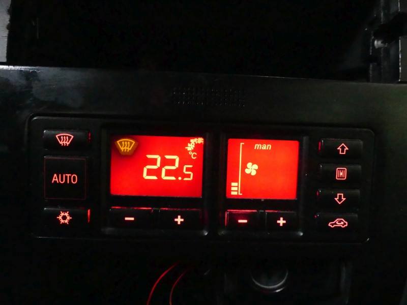 Блок керування пічкою клімат Audi A3 8L 8L0820043B — фото деталі 7