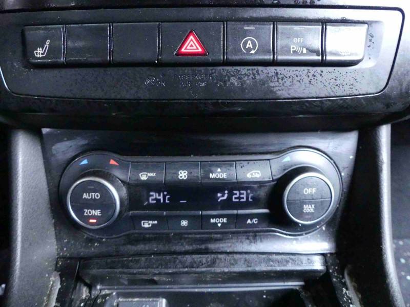 Блок керування пічкою клімат Infiniti QX30 5HB012504-01