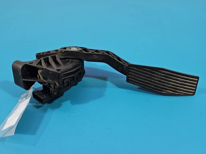 Педаль газу потенціометр Opel Astra H 9157998
