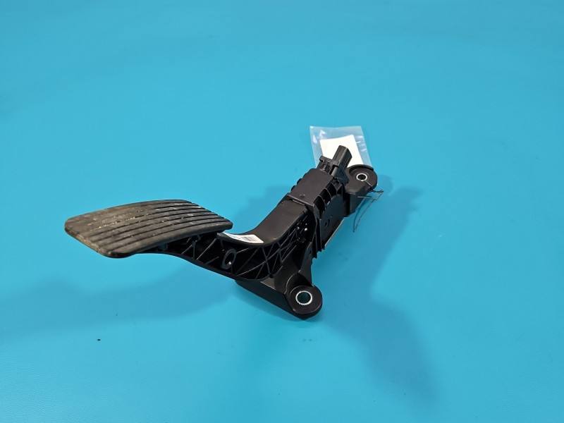 Педаль газа потенциометр Kia Stonic 6194927975