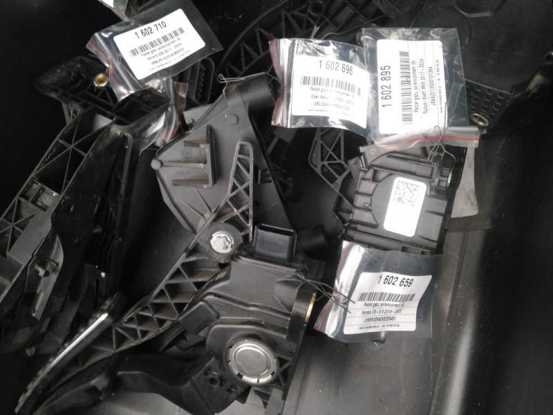 Педаль газа потенциометр Suzuki Swift 49400-68P50 — фото детали 9