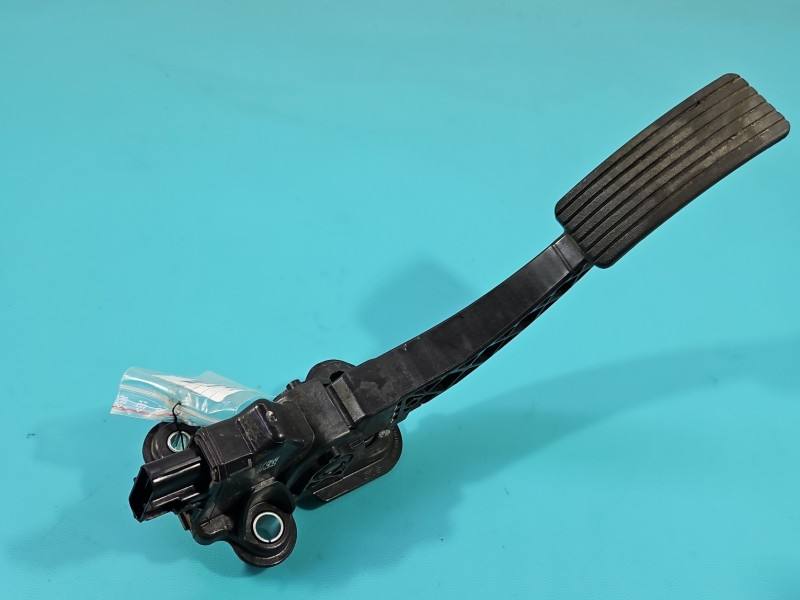 Педаль газу потенціометр Mitsubishi Outlander 1600A102