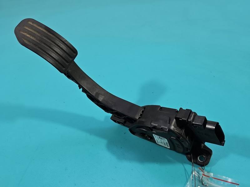 Педаль газу потенціометр Volvo V70 31329057