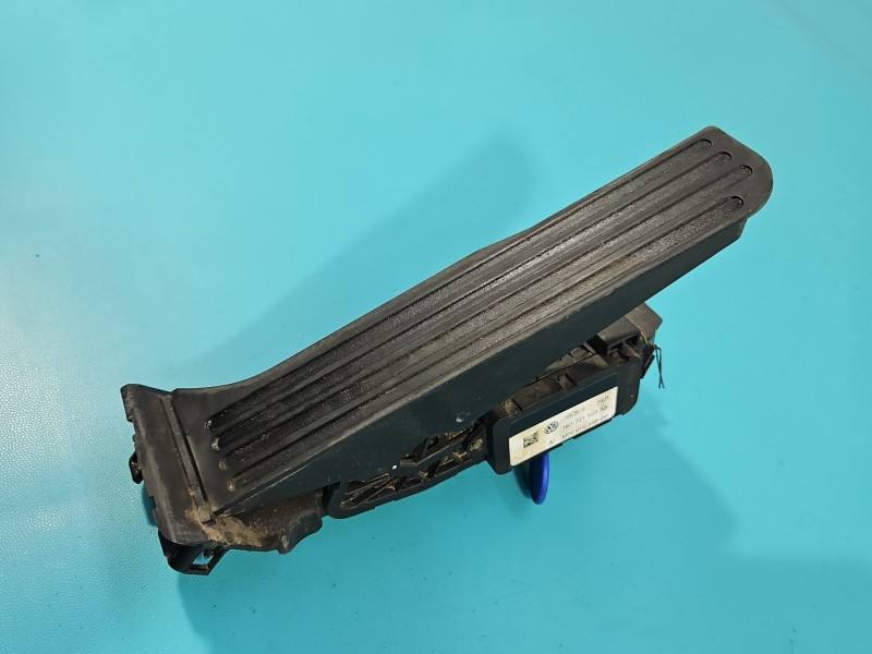 Педаль газа потенциометр Volkswagen Scirocco 1K1721503AB