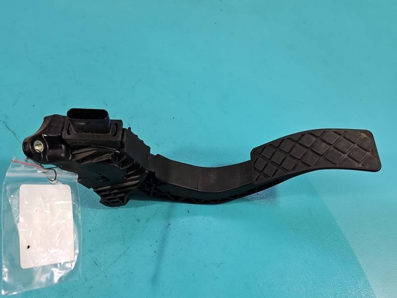 Педаль газу потенціометр Audi A4 B9 8W1723523