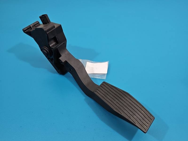 Педаль газу потенціометр Opel Insignia 545334844
