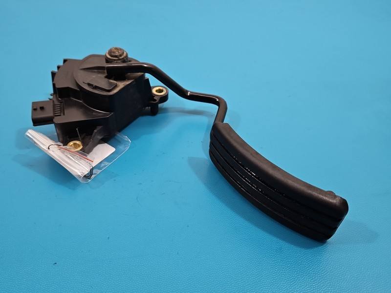 Педаль газа потенциометр Renault Modus 8200139319