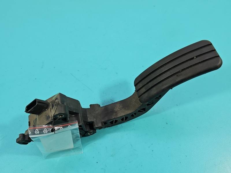 Педаль газа потенциометр Renault Trafic 180027179R
