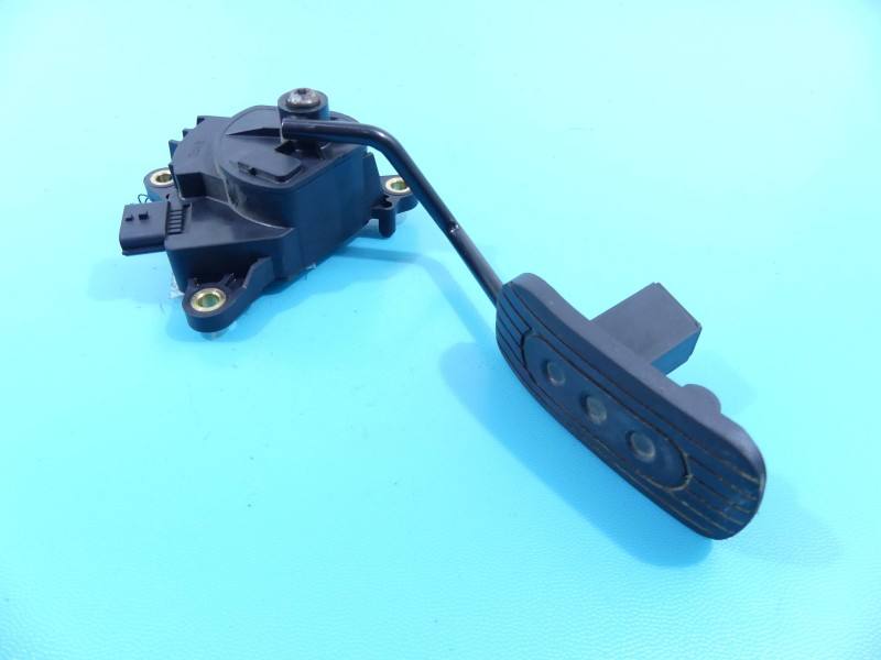 Педаль газа потенциометр Nissan Tiida 18002AX700