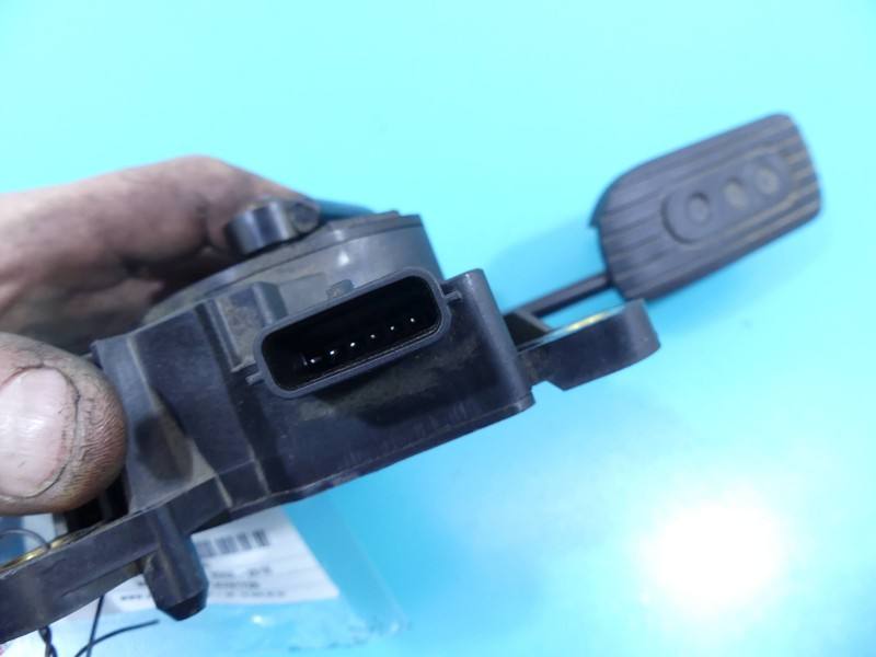 Педаль газа потенциометр Nissan Tiida 18002AX700 — фото детали 5