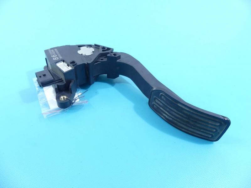 Педаль газа потенциометр Nissan Pulsar 180023RA0B