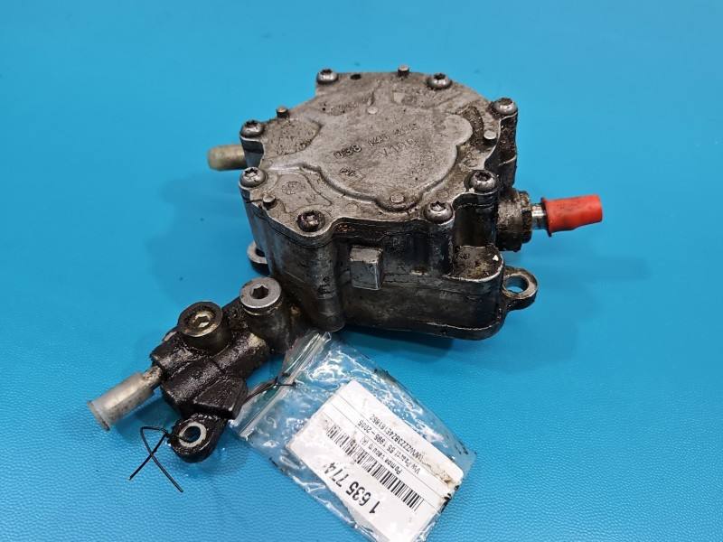 Вакуумний насос Volkswagen Passat B5 038145209C