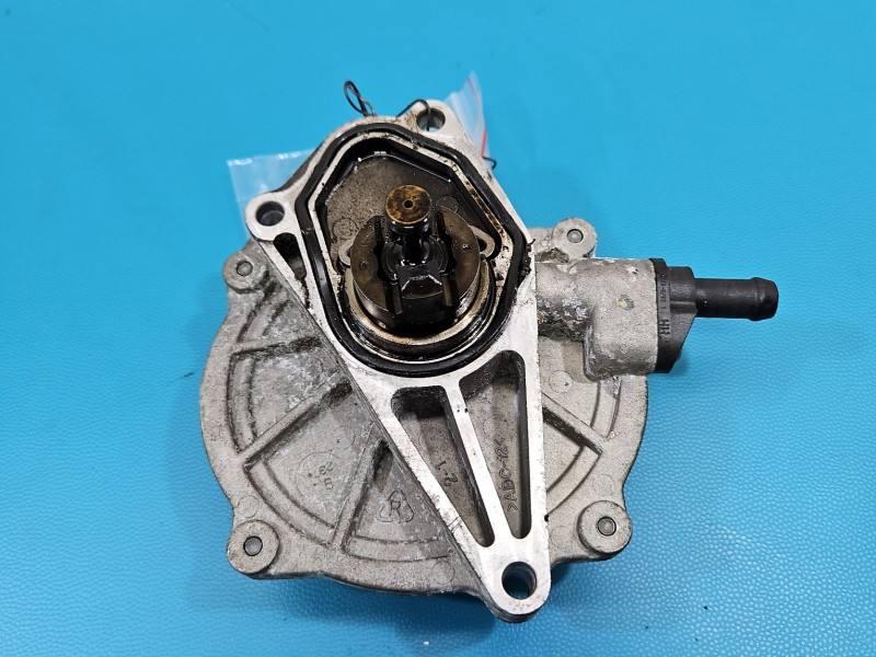 Вакуумний насос Hyundai I40 28810-2A500 — фото деталі 3