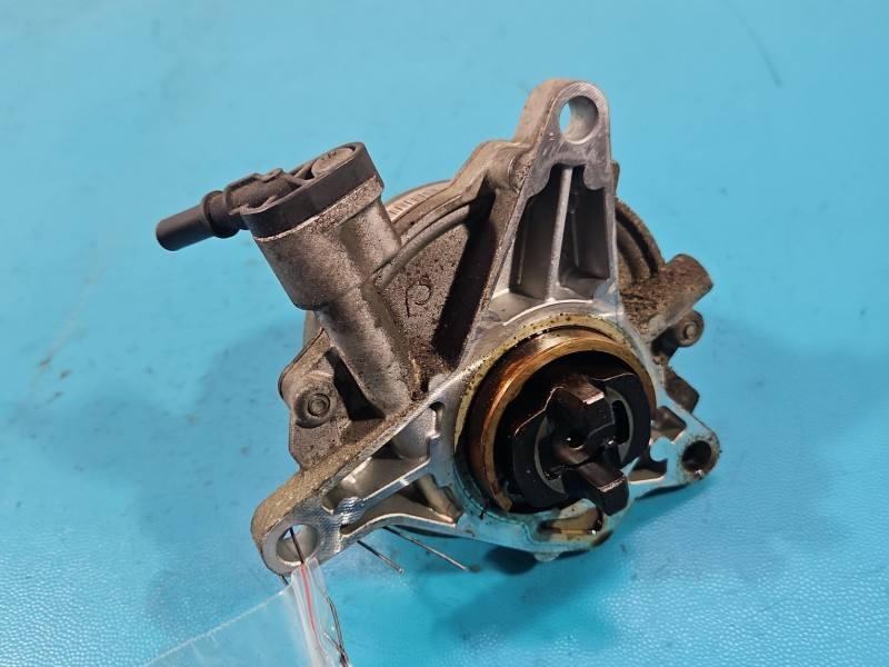Вакуумний насос Alfa romeo Mito 55221559