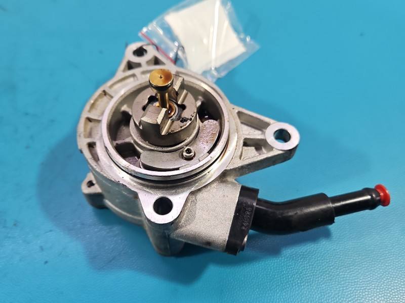 Вакуумный насос Hyundai I30 28810-08000 — фото детали 2