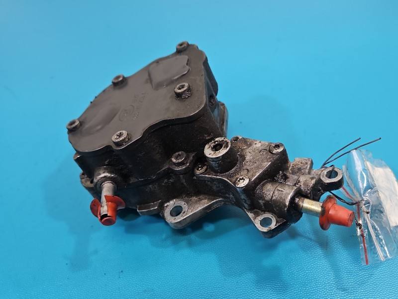 Вакуумный насос Volkswagen Sharan 038145209A