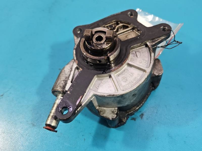 Вакуумный насос Mercedes ML W166 A6422300765 — фото детали 3