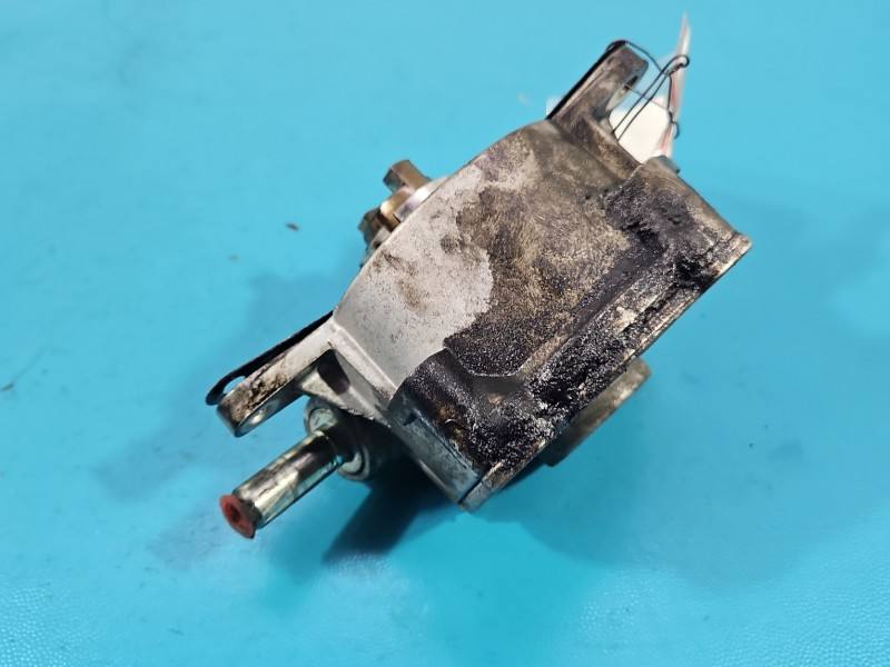 Вакуумный насос Mercedes ML W166 A6422300765 — фото детали 4