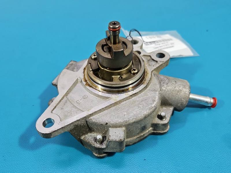 Вакуумный насос Toyota Rav4 30208237