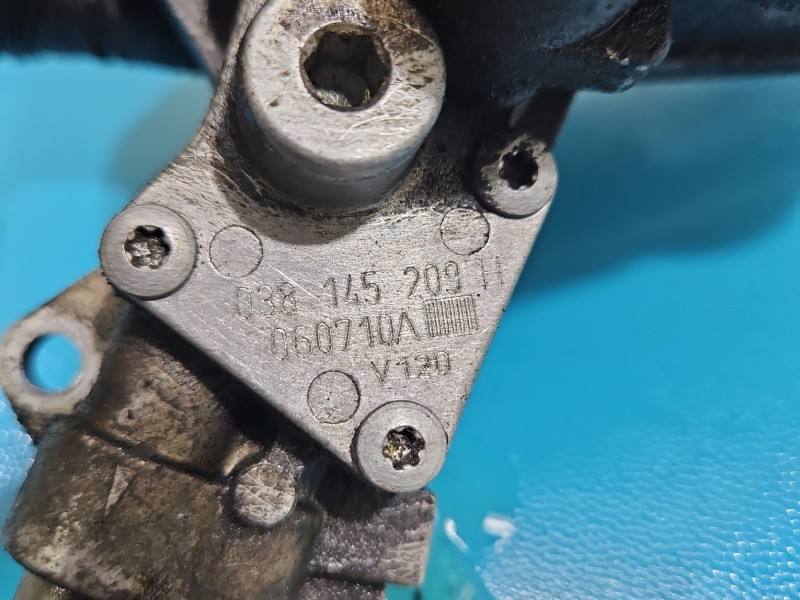 Вакуумний насос Skoda Octavia 2 038145209H — фото деталі 3