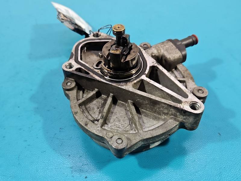 Вакуумний насос Hyundai I40 28810-2A500 — фото деталі 3