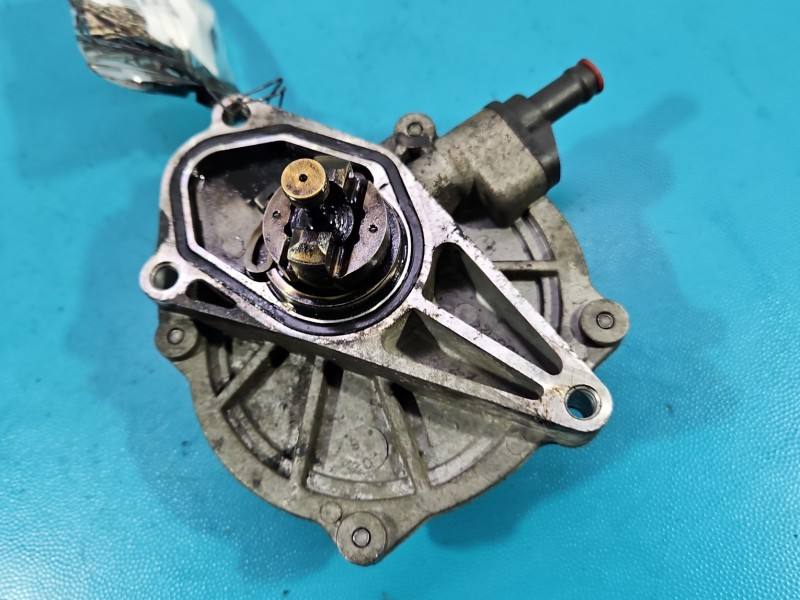 Вакуумний насос Hyundai I40 28810-2A500 — фото деталі 4