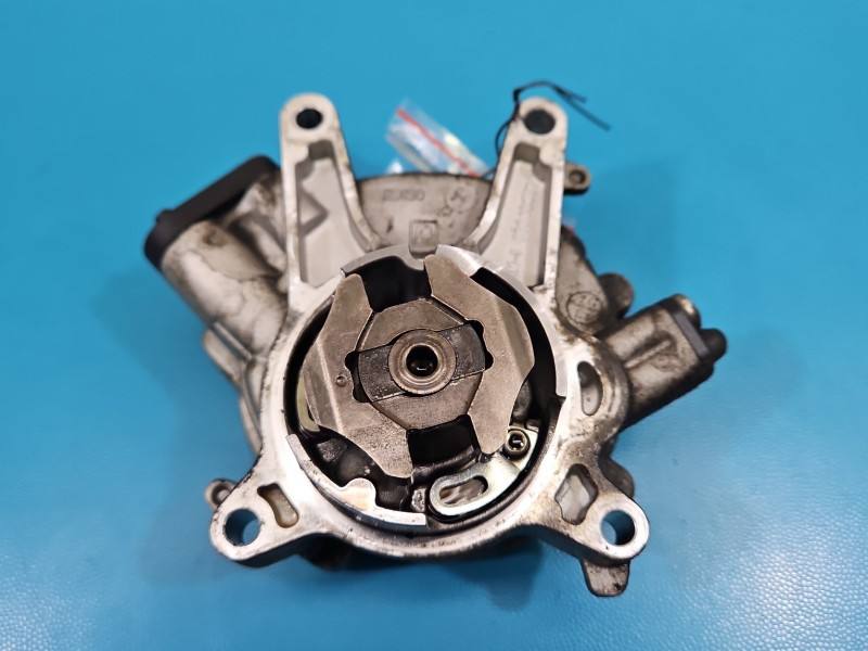 Вакуумний насос Opel Zafira C 80040031 — фото деталі 3