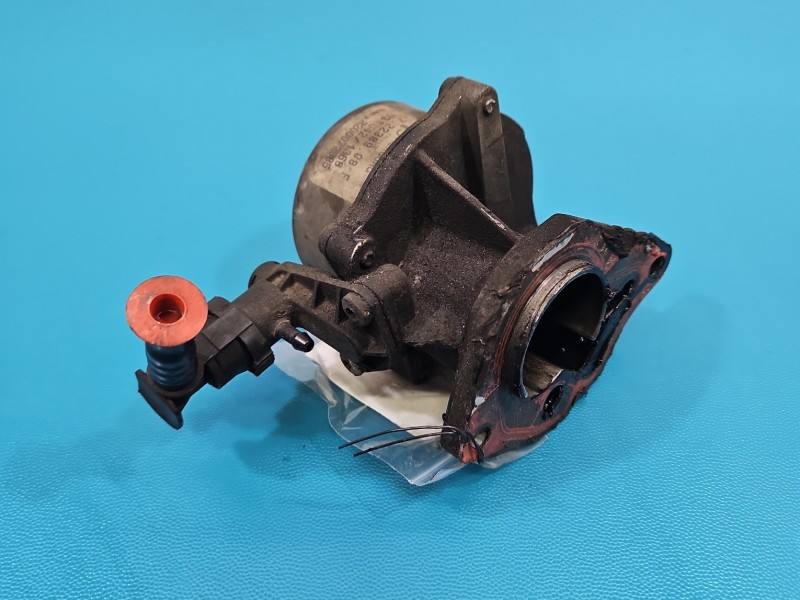Вакуумний насос Opel Vivaro 8200072985