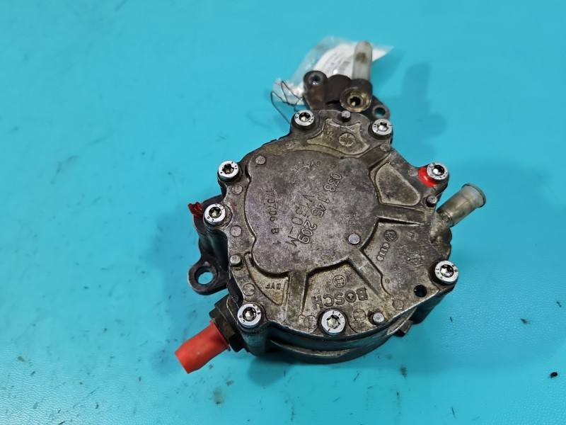 Вакуумний насос Volkswagen Passat B6 038145209M — фото деталі 5