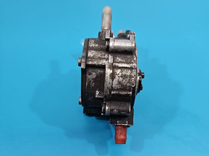 Вакуумний насос Seat Leon 038145209H — фото деталі 3