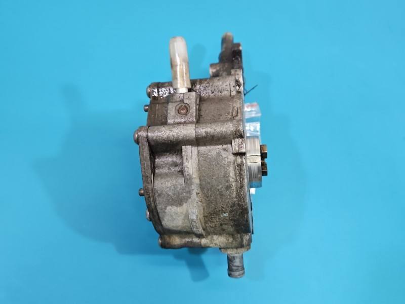 Вакуумний насос Volkswagen Touran 038145209M — фото деталі 6